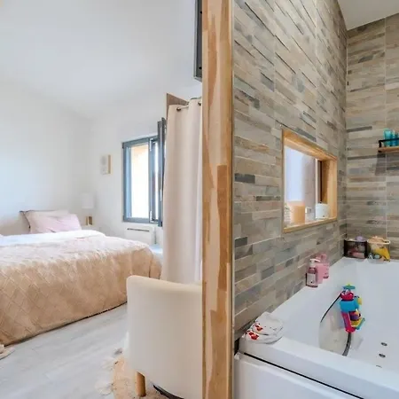 Modern House With Heated Pool, Bbq & Air Conditioning Castelnau-de-Médoc