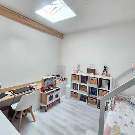 Modern House With Heated Pool, Bbq & Air Conditioning